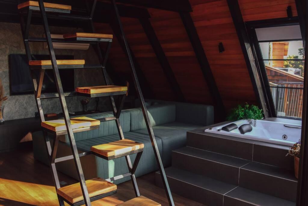 Cabana Lodge! Урубиси Екстериор снимка